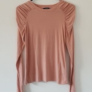 Long sleeve puff shoulder top